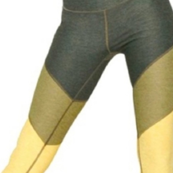 Outdoor Voices Women's 7/8 Springs Color Block Leggings Sz Medium - Picture 1 of 5